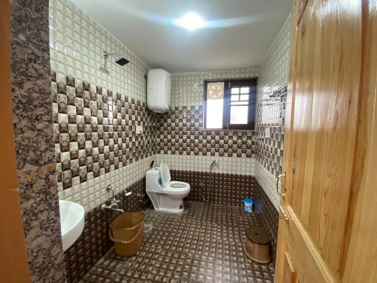 Penthouse Villa Srīnagar Exteriér fotografie