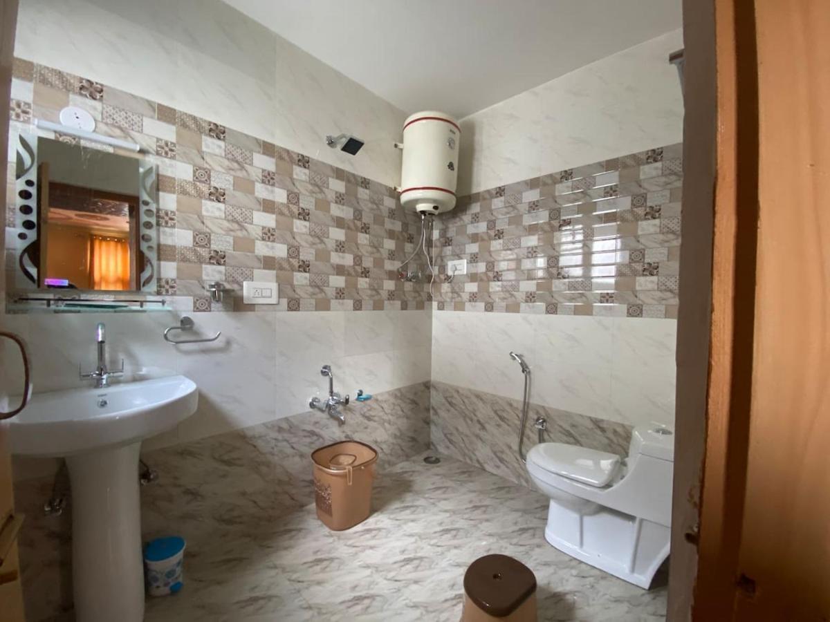 Penthouse Villa Srīnagar Exteriér fotografie