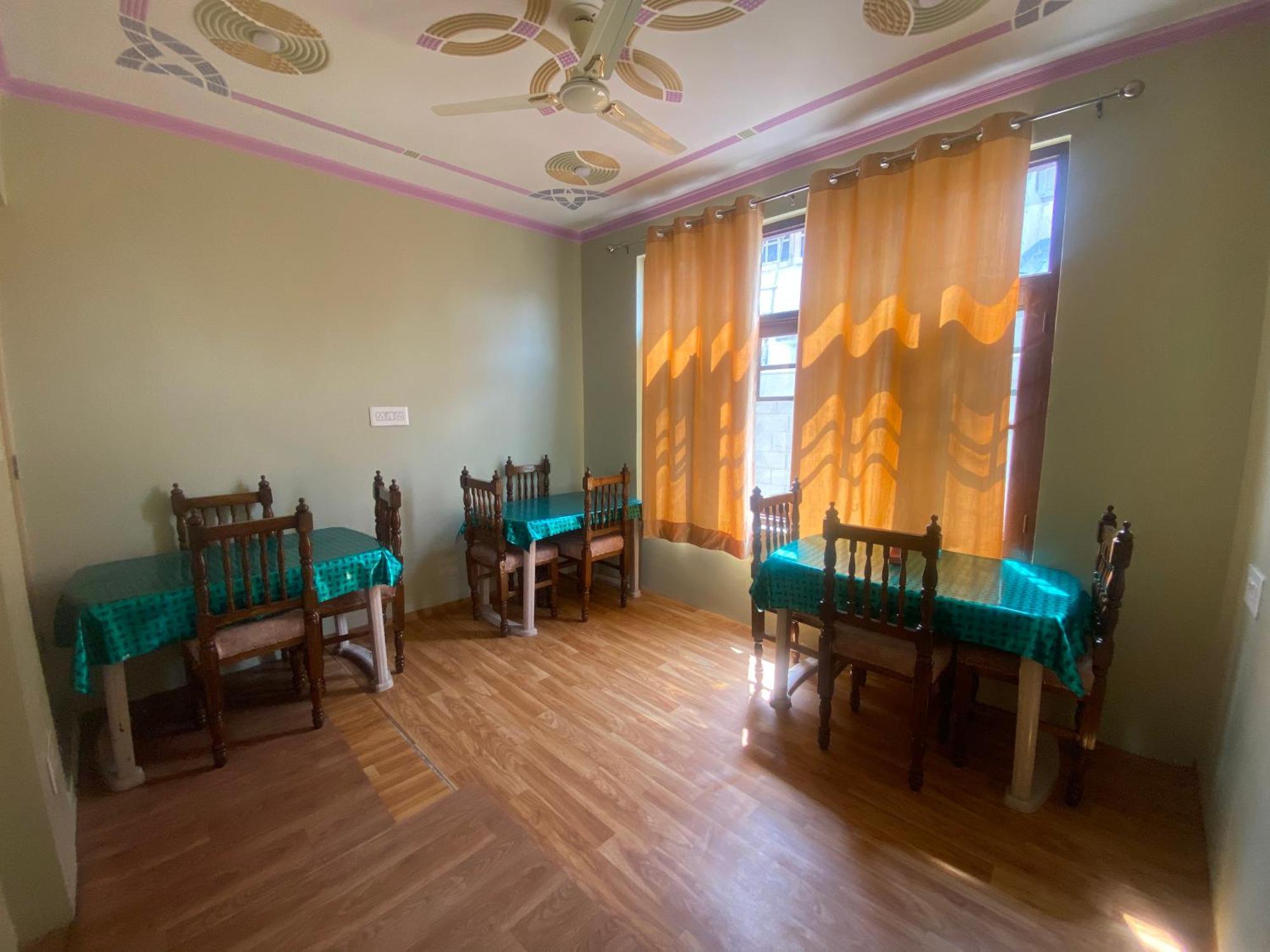 Penthouse Villa Srīnagar Exteriér fotografie