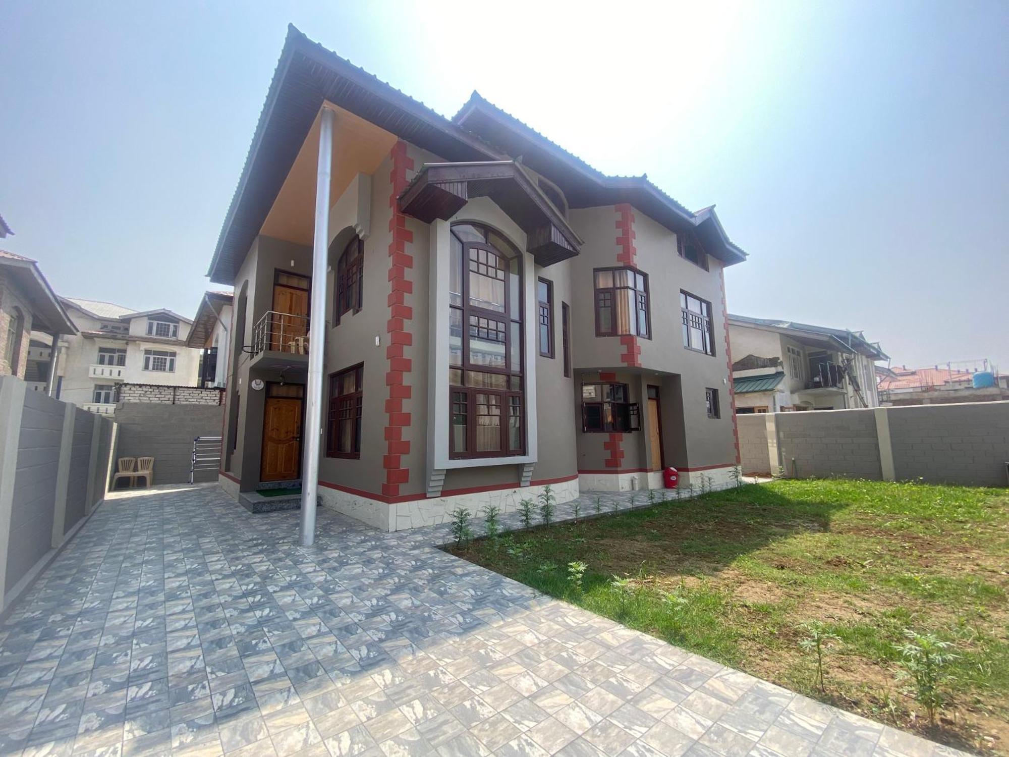 Penthouse Villa Srīnagar Exteriér fotografie