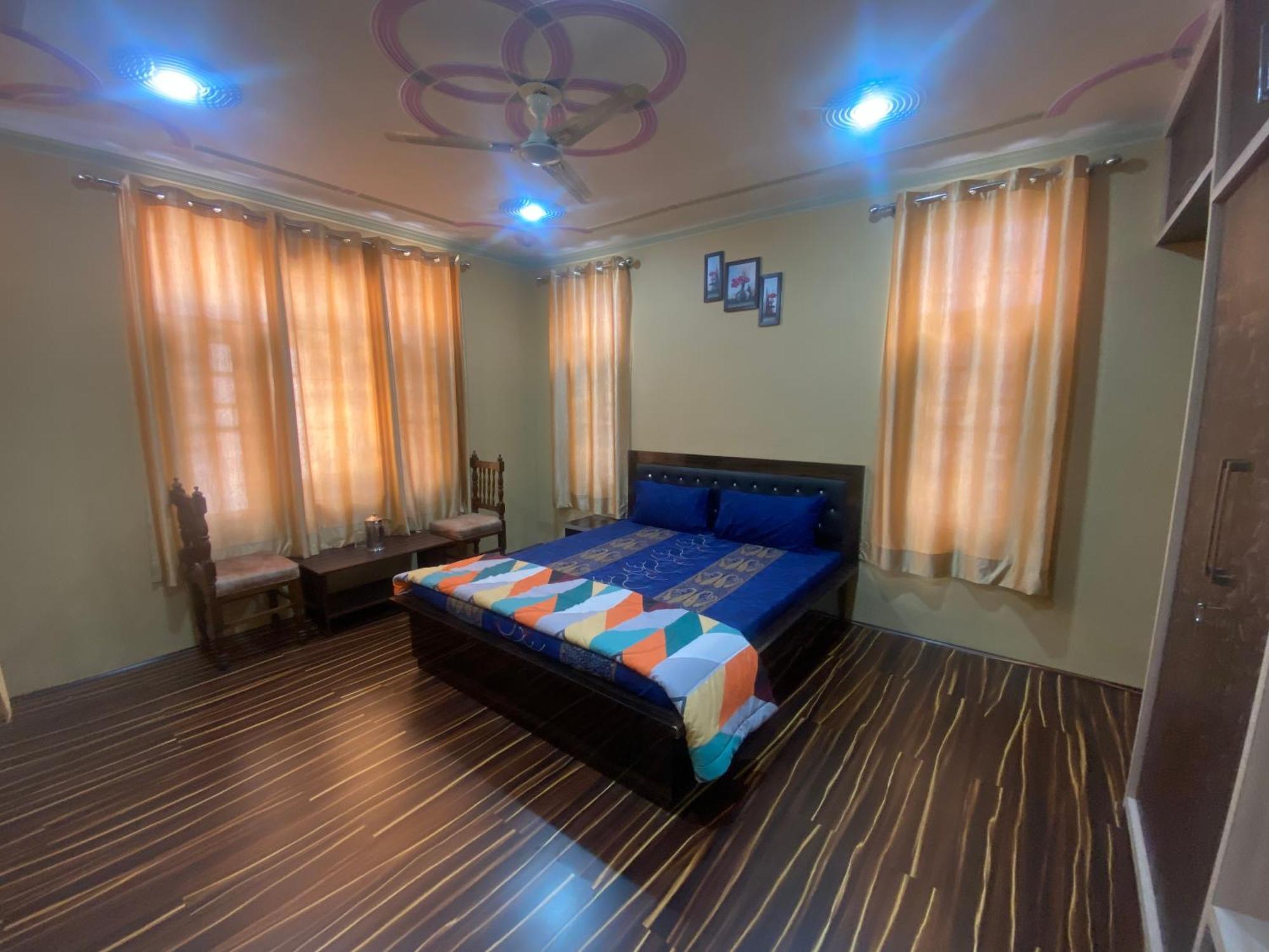 Penthouse Villa Srīnagar Exteriér fotografie